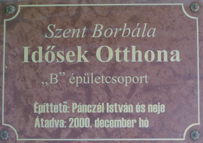 „A” épület, márványtábla